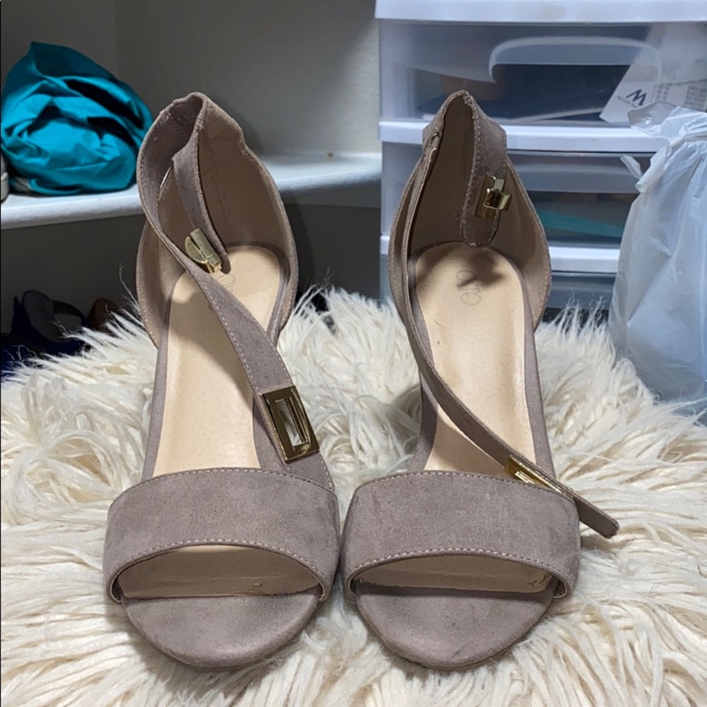 Grey and snakeskin wedges